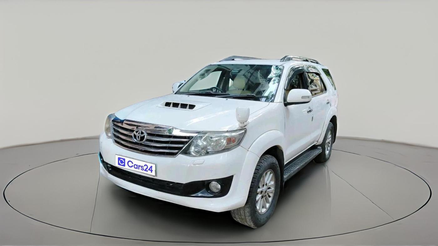 2014 Toyota Fortuner 3.0 4X2 AT, Diesel, Automatic, 1,27,488 km, exterior