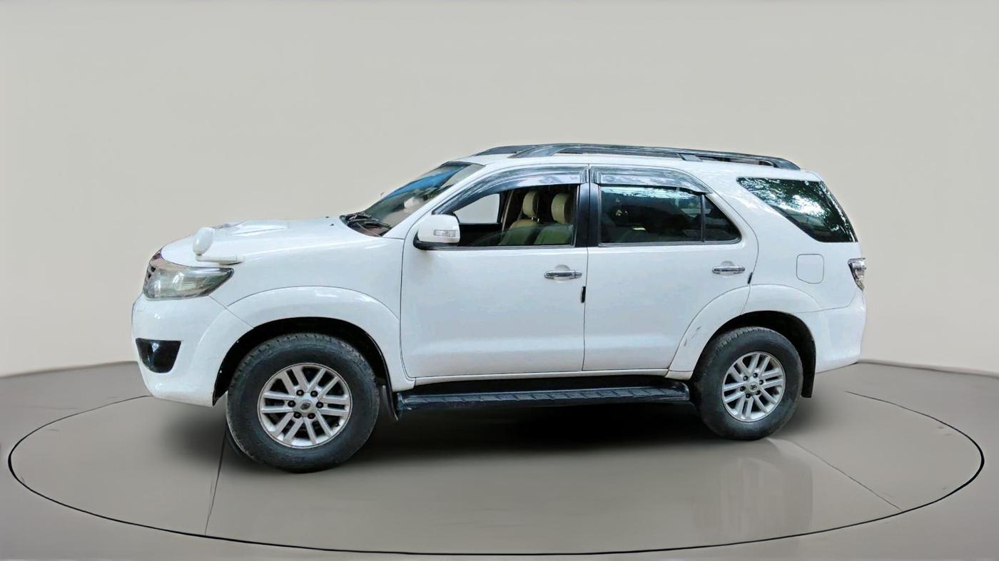 2014 Toyota Fortuner 3.0 4X2 AT, Diesel, Automatic, 1,27,488 km, exterior
