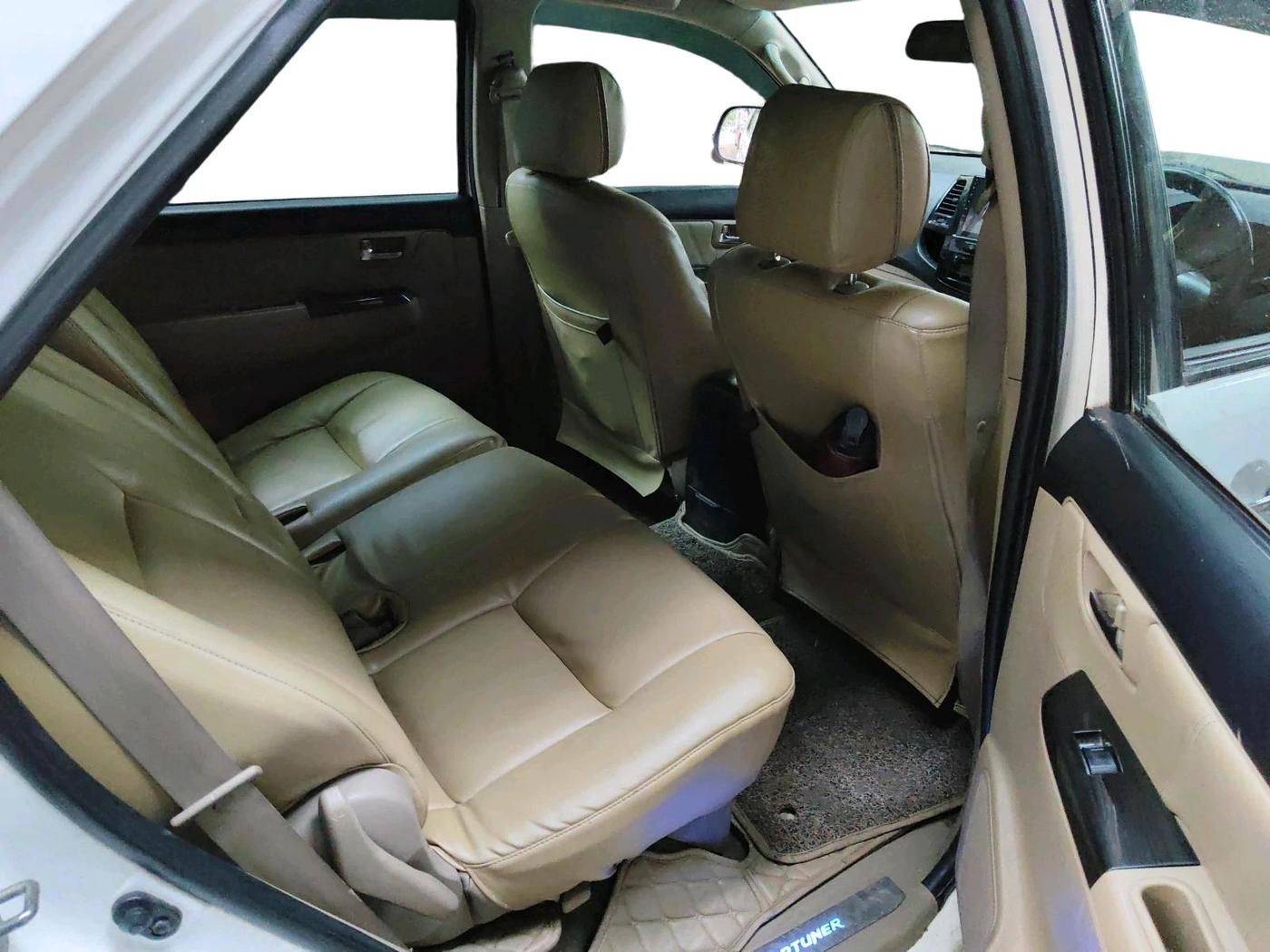 2014 Toyota Fortuner 3.0 4X2 AT, Diesel, Automatic, 1,27,488 km, interior
