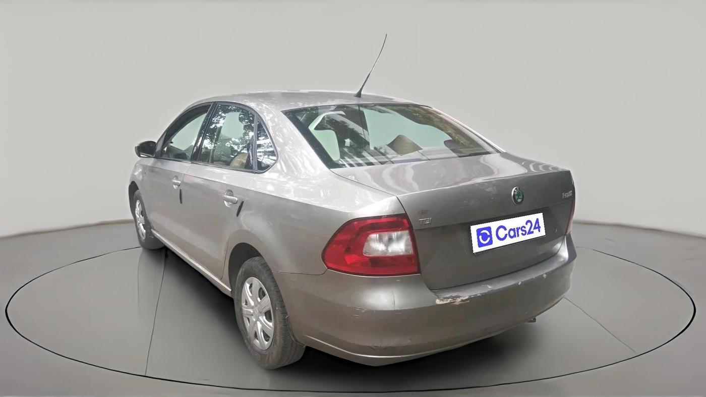 2012 Skoda Rapid AMBITION 1.6 TDI CR MT, Diesel, Manual, 1,09,231 km, exterior