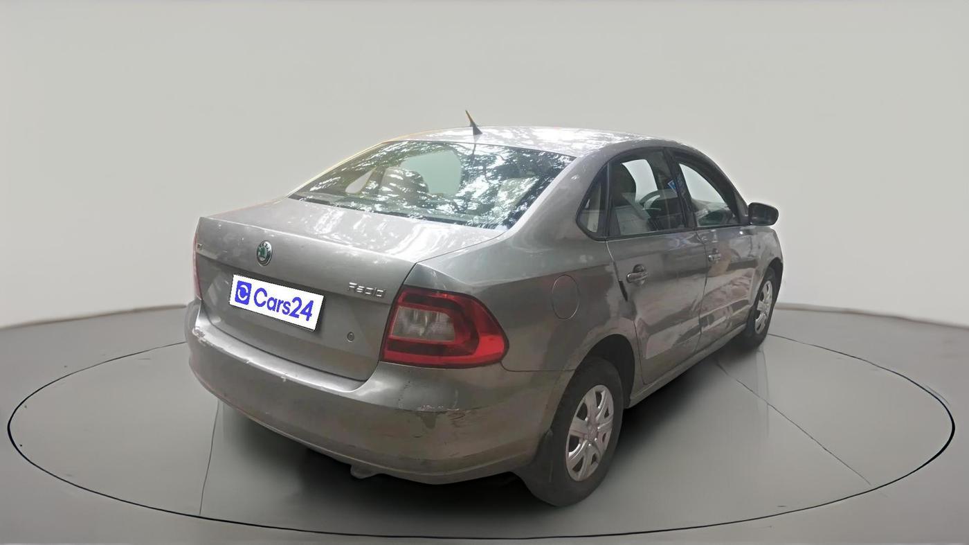 2012 Skoda Rapid AMBITION 1.6 TDI CR MT, Diesel, Manual, 1,09,231 km, exterior