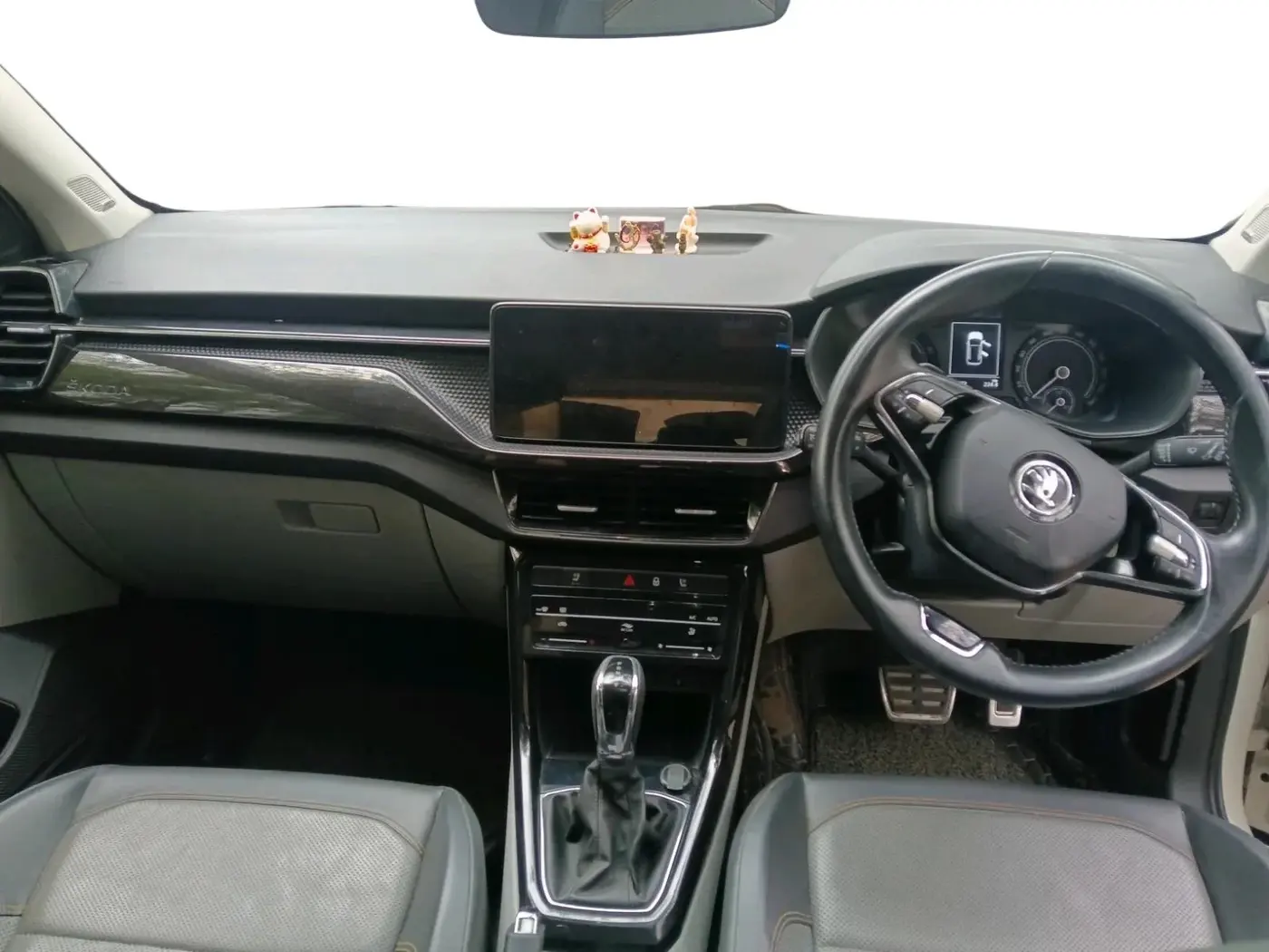 2021 Skoda KUSHAQ STYLE 1.0L TSI AT, Petrol, Automatic, 1,25,371 km, interior