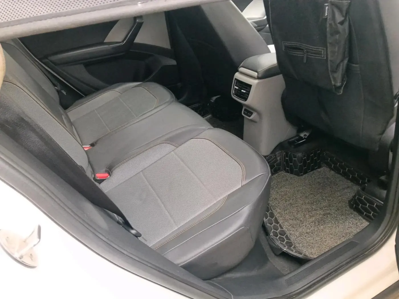2021 Skoda KUSHAQ STYLE 1.0L TSI AT, Petrol, Automatic, 1,25,371 km, interior