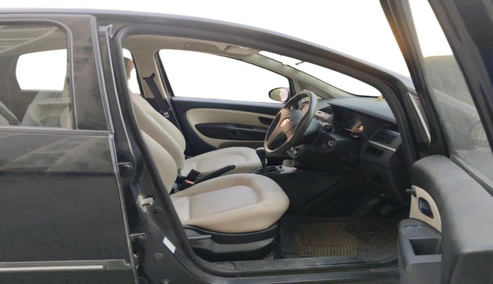 2013 Fiat Linea CLASSIC 1.4 L, Petrol, Manual, 6,899 km, interior