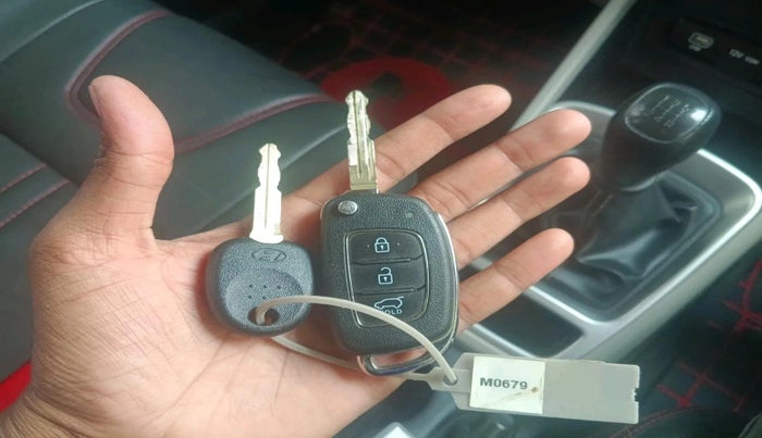 2022 Hyundai VENUE S 1.2, Petrol, Manual, 38,013 km, interior