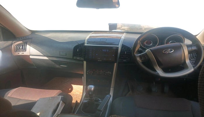 2013 Mahindra XUV500 W6, Diesel, Manual, 1,24,938 km, interior