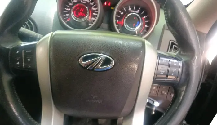 2015 Mahindra XUV500 W8, Diesel, Manual, 78,204 km, interior
