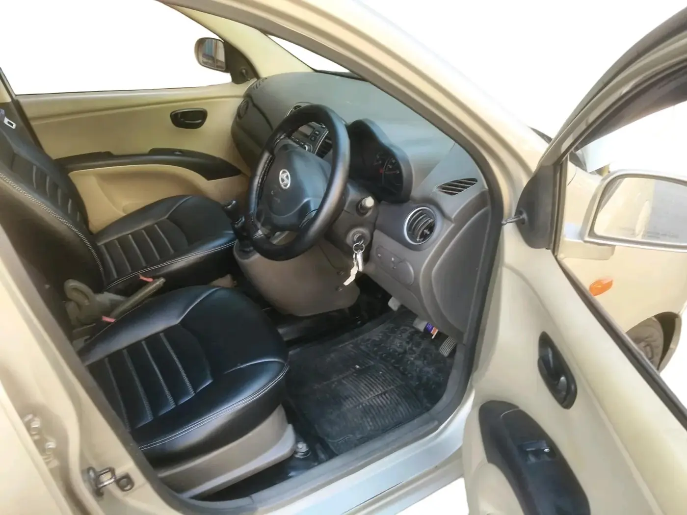 2012 Hyundai i10 ERA 1.1 LPG, Petrol, Manual, 99,326 km, interior
