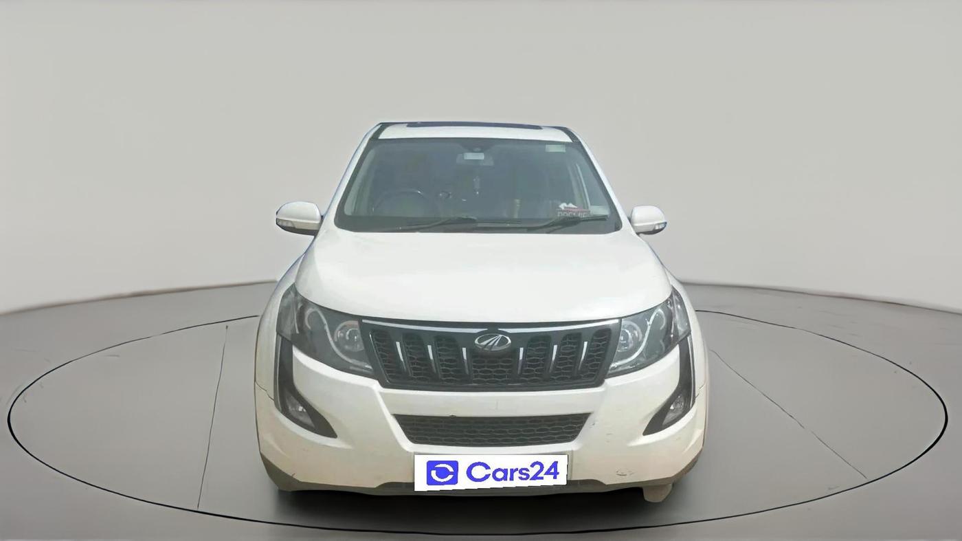 2016 Mahindra XUV500 W10 AT, Diesel, Automatic, 1,30,809 km, exterior