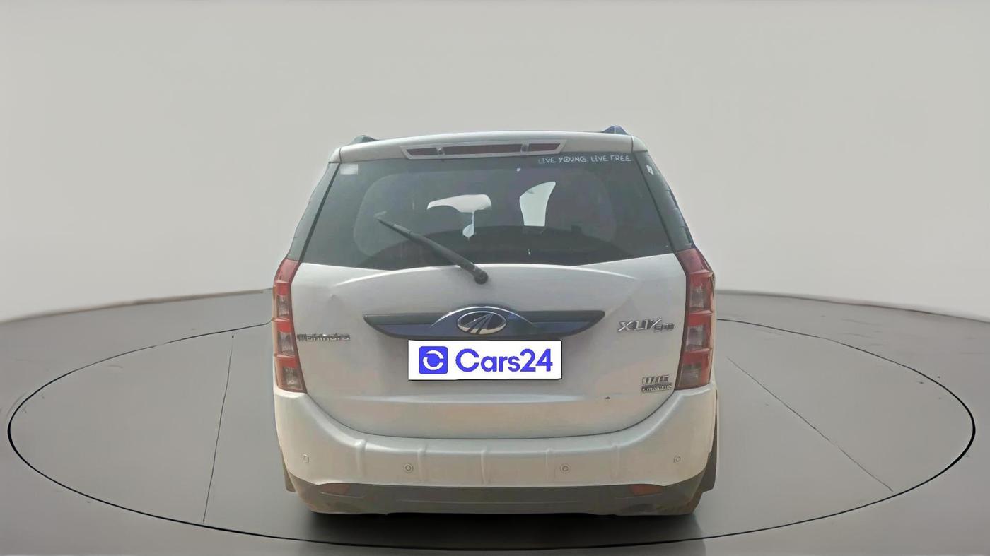 2016 Mahindra XUV500 W10 AT, Diesel, Automatic, 1,30,809 km, exterior