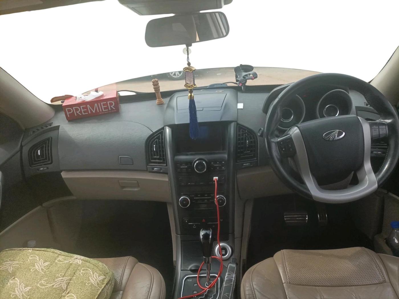 2016 Mahindra XUV500 W10 AT, Diesel, Automatic, 1,30,809 km, interior