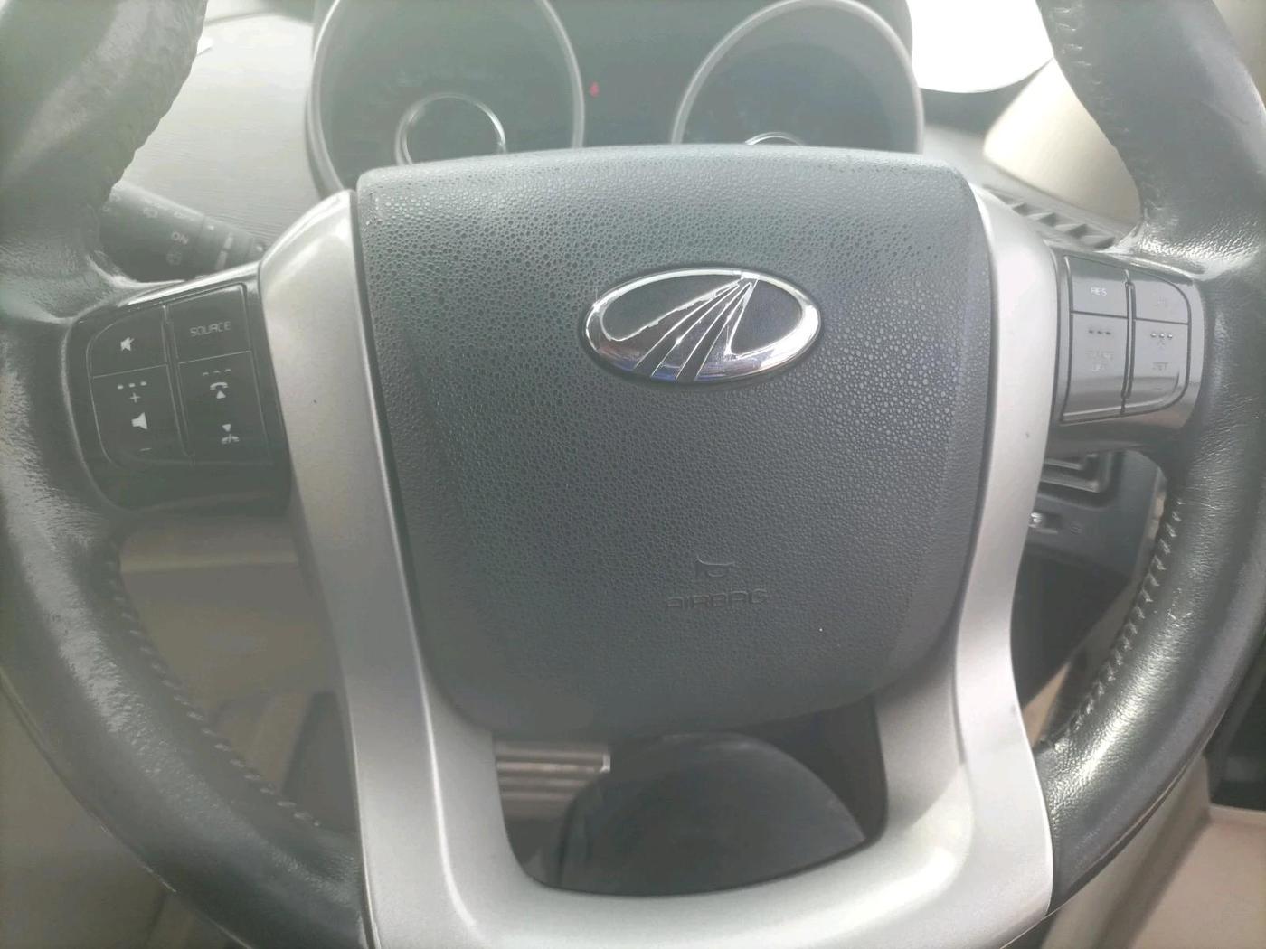 2016 Mahindra XUV500 W10 AT, Diesel, Automatic, 1,30,809 km, interior