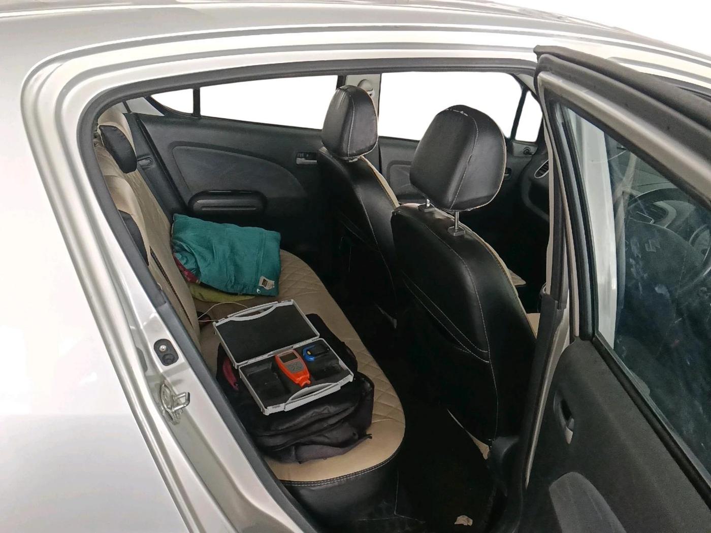 2011 Maruti Ritz VXI, Petrol, Manual, 1,00,002 km, interior