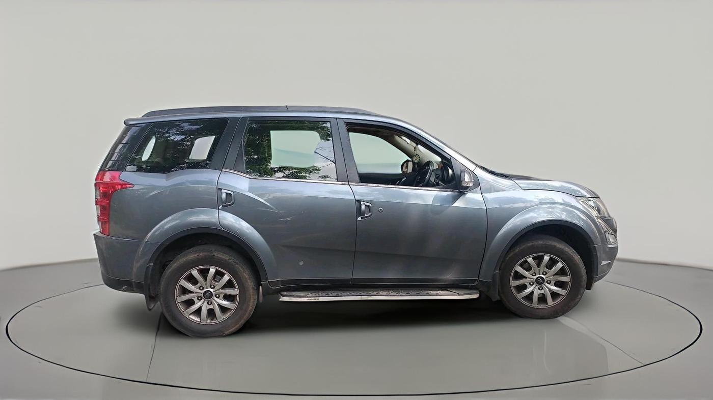 2016 Mahindra XUV500 W10, Diesel, Manual, 1,57,574 km, exterior