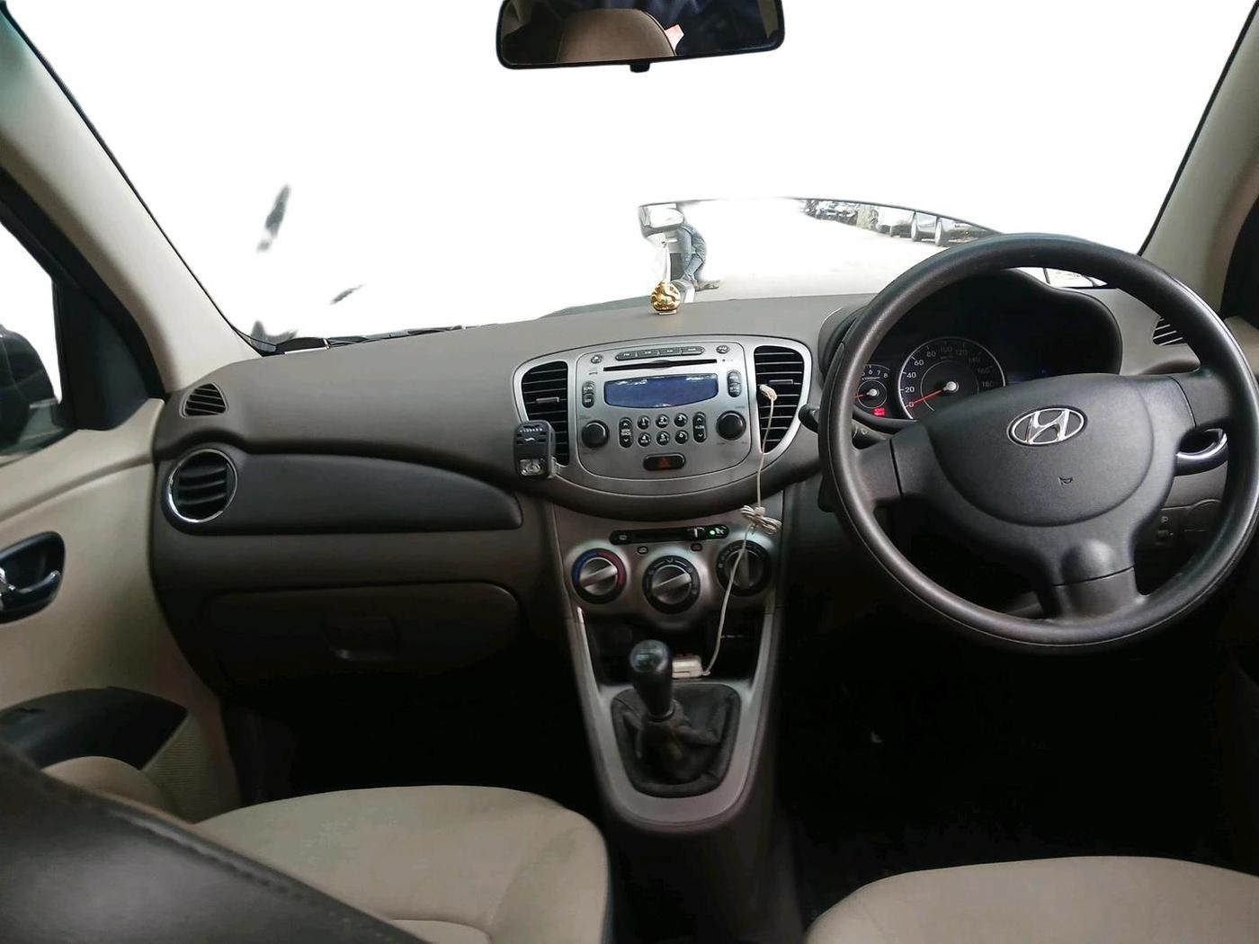 2011 Hyundai i10 SPORTZ 1.2, Petrol, Manual, 64,166 km, interior