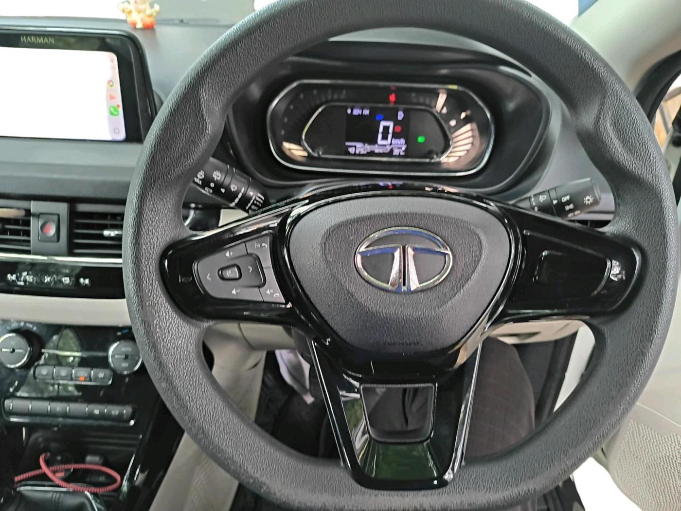 2022 Tata NEXON XZ PLUS PETROL, Petrol, Manual, 43,129 km, interior