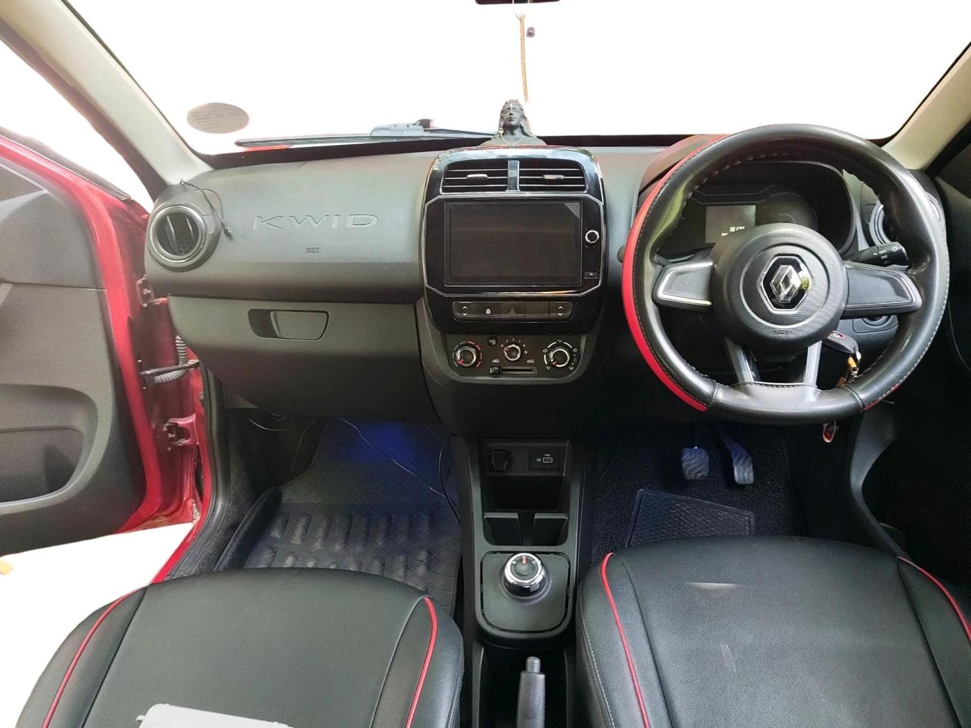 2022 Renault Kwid RXT 1.0 AMT, Petrol, Automatic, 18,170 km, interior