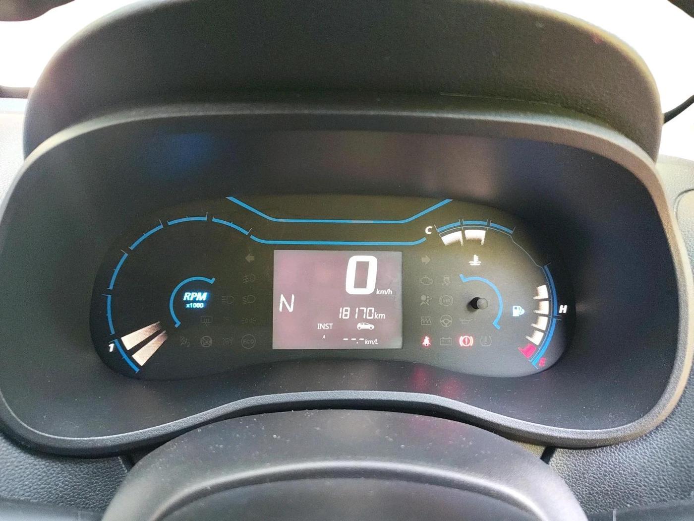 2022 Renault Kwid RXT 1.0 AMT, Petrol, Automatic, 18,170 km, interior