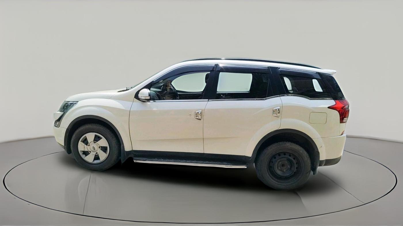2018 Mahindra XUV500 W7 AT, Diesel, Automatic, 41,921 km, exterior
