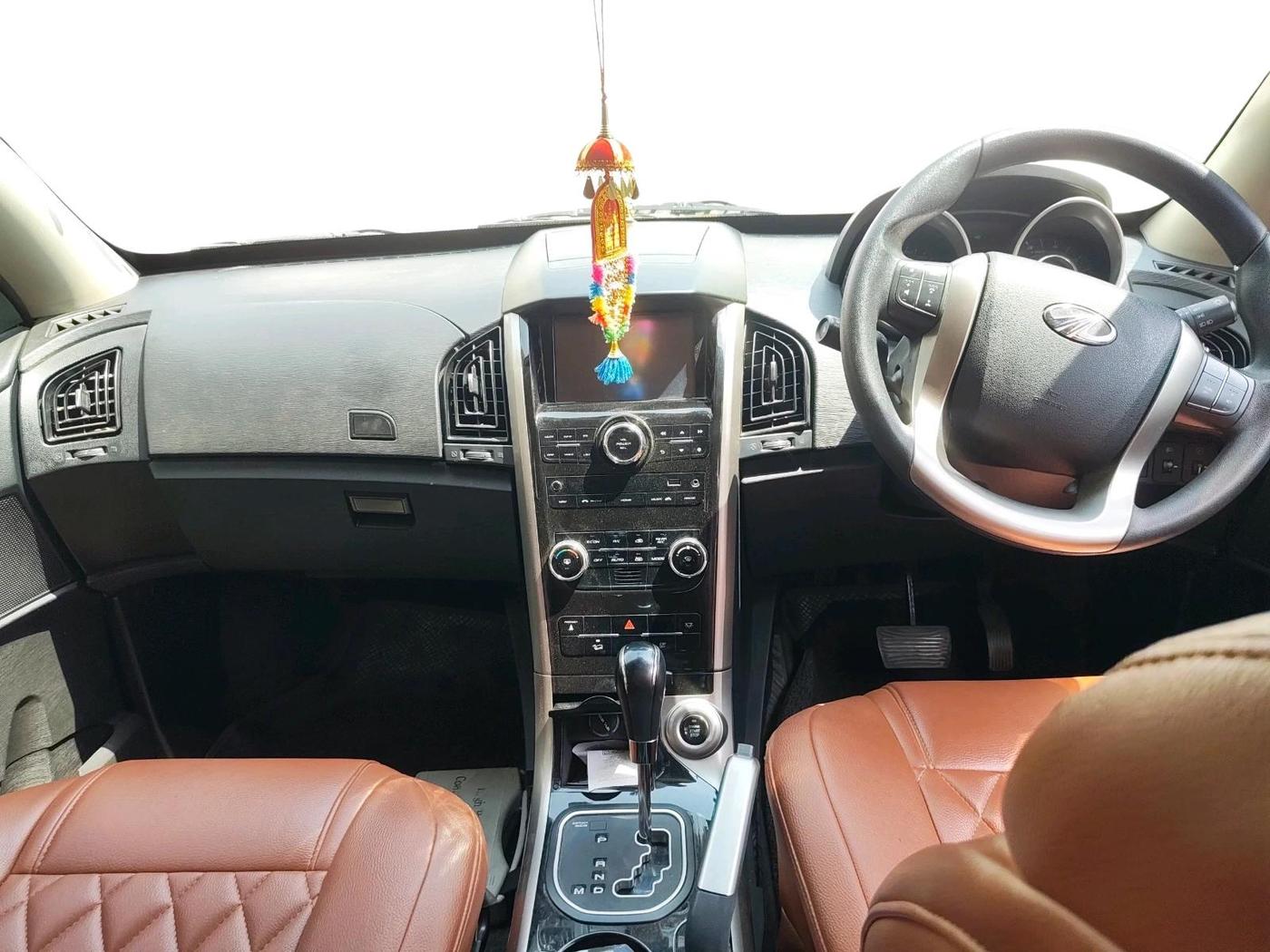 2018 Mahindra XUV500 W7 AT, Diesel, Automatic, 41,921 km, interior