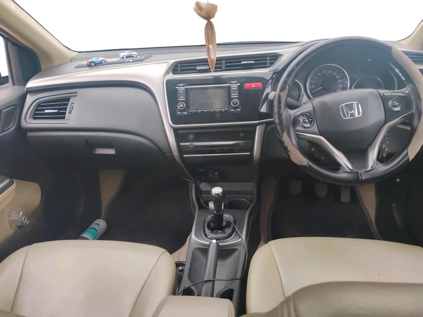 2015 Honda City 1.5L I-DTEC V, Diesel, Manual, 84,247 km, interior