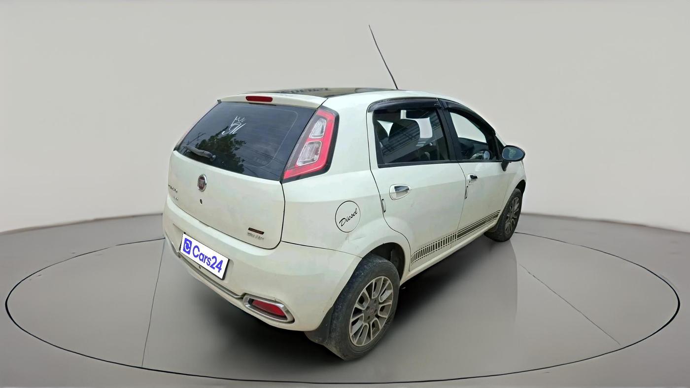 2016 Fiat Punto EVO ACTIVE 1.3 MULTIJET, Diesel, Manual, 1,15,057 km, exterior