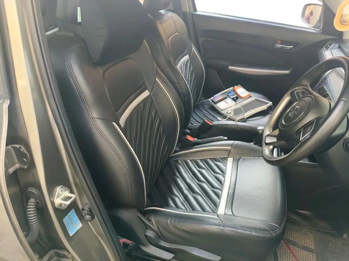 2018 Maruti Swift ZXI AMT, Petrol, Automatic, 20,340 km, interior