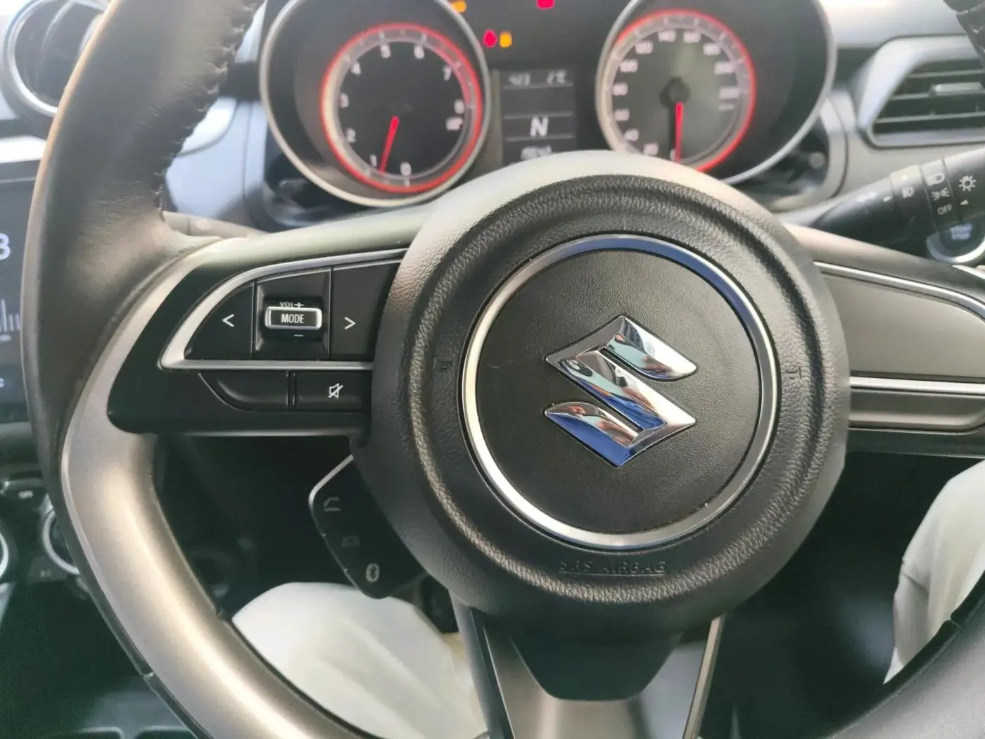 2018 Maruti Swift ZXI AMT, Petrol, Automatic, 20,340 km, interior
