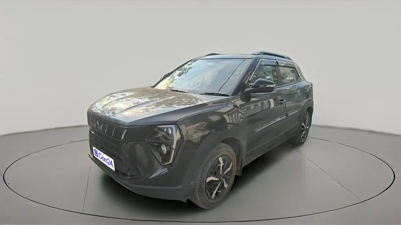 2024 Mahindra XUV 3XO MX3 1.2 L TCMPFi, Petrol, Manual, 31,893 km, exterior