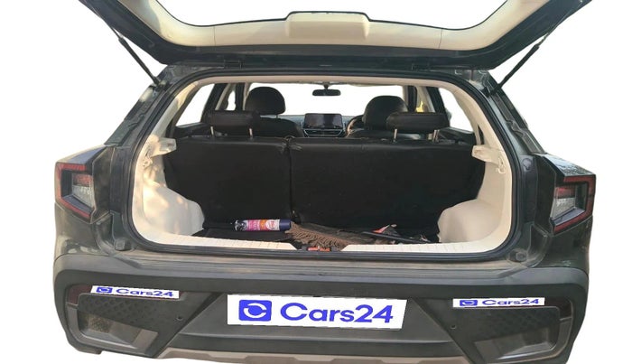 2024 Mahindra XUV 3XO MX3 1.2 L TCMPFi, Petrol, Manual, 31,893 km, exterior