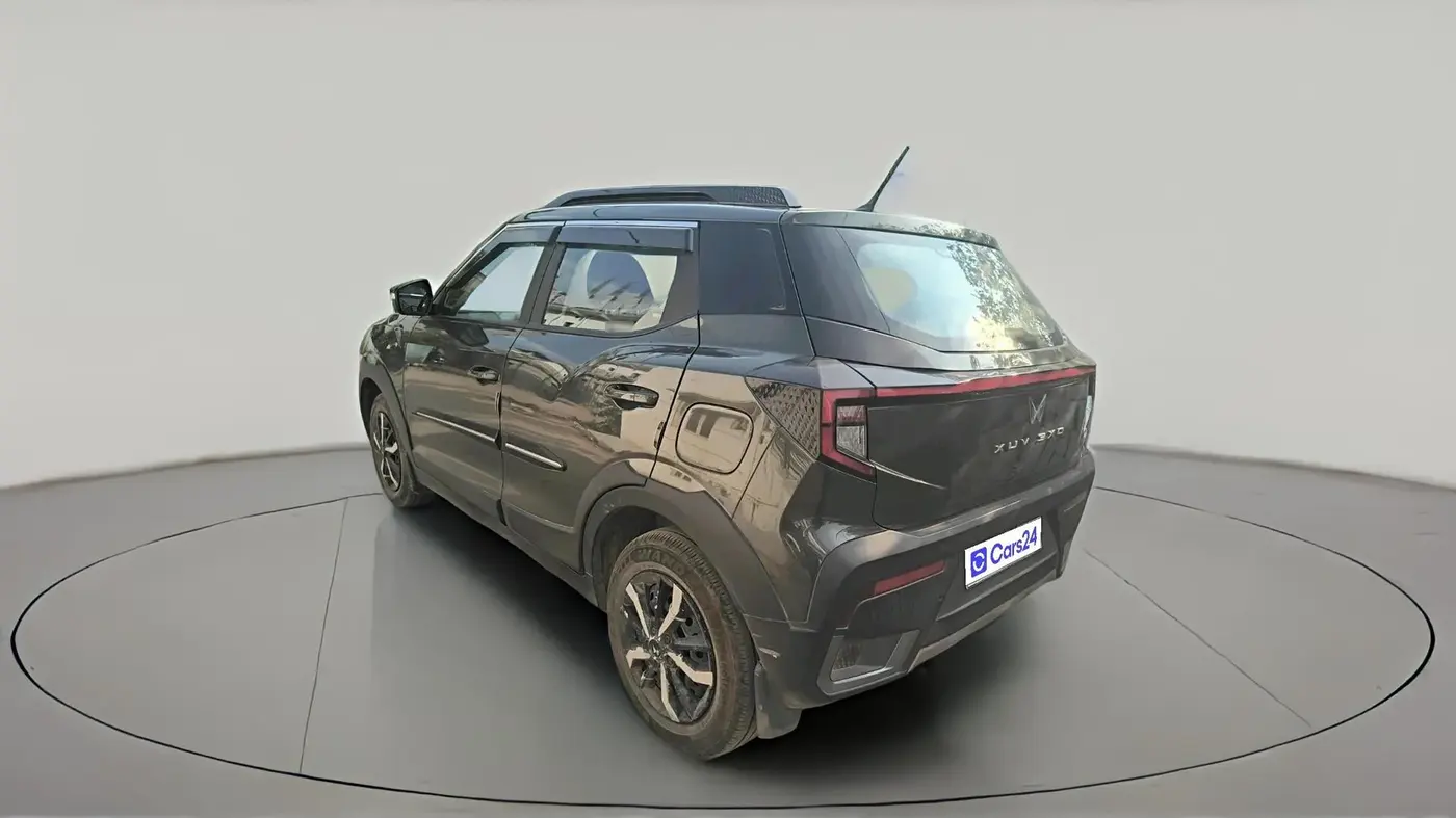 2024 Mahindra XUV 3XO MX3 1.2 L TCMPFi, Petrol, Manual, 31,893 km, exterior