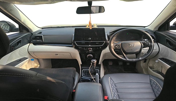 2024 Mahindra XUV 3XO MX3 1.2 L TCMPFi, Petrol, Manual, 31,893 km, interior