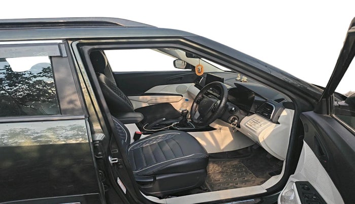 2024 Mahindra XUV 3XO MX3 1.2 L TCMPFi, Petrol, Manual, 31,893 km, interior