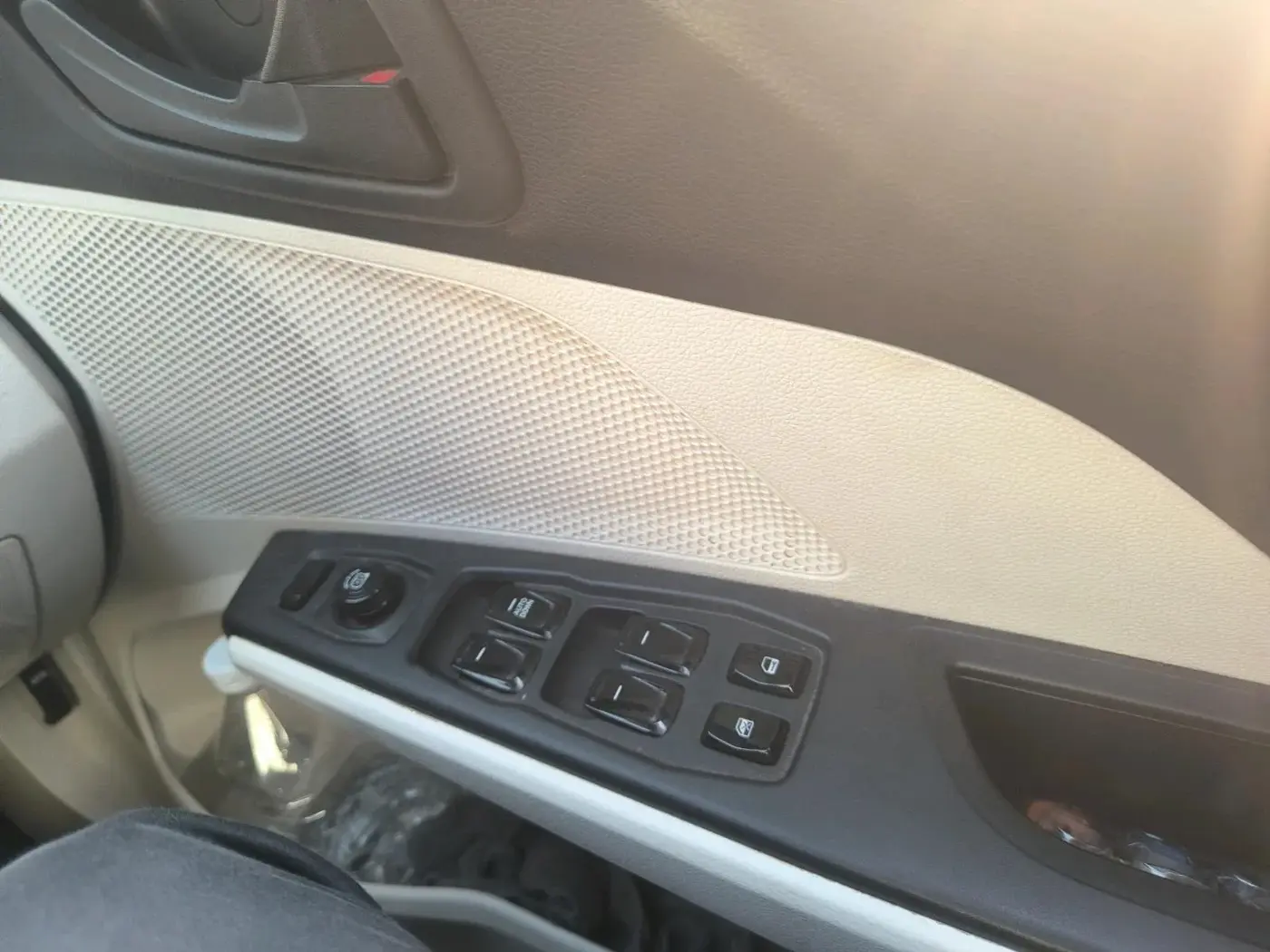 2024 Mahindra XUV 3XO MX3 1.2 L TCMPFi, Petrol, Manual, 31,893 km, interior