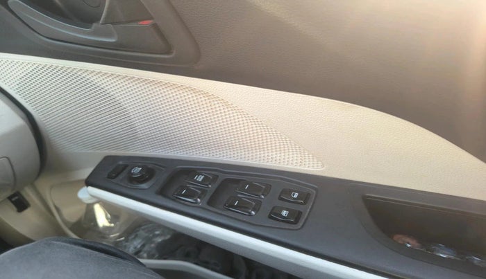 2024 Mahindra XUV 3XO MX3 1.2 L TCMPFi, Petrol, Manual, 31,893 km, interior