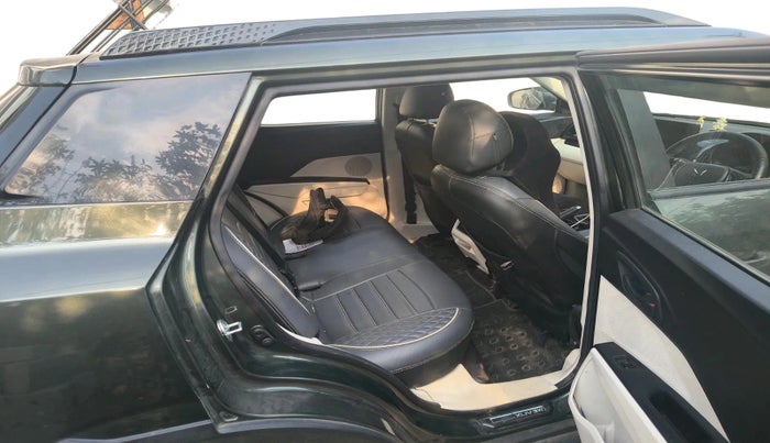 2024 Mahindra XUV 3XO MX3 1.2 L TCMPFi, Petrol, Manual, 31,893 km, interior