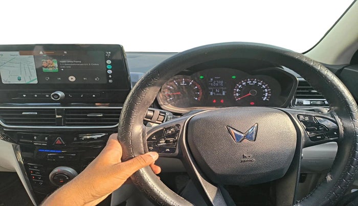 2024 Mahindra XUV 3XO MX3 1.2 L TCMPFi, Petrol, Manual, 31,893 km, interior