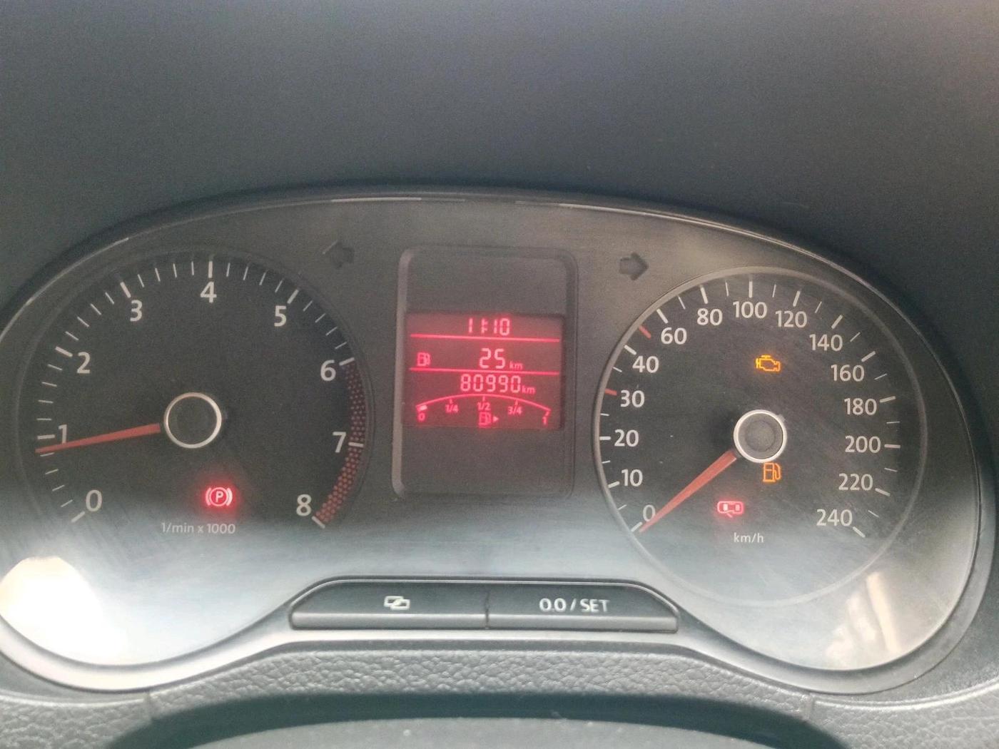 2013 Volkswagen Polo COMFORTLINE 1.2L PETROL, Petrol, Manual, 80,990 km, interior