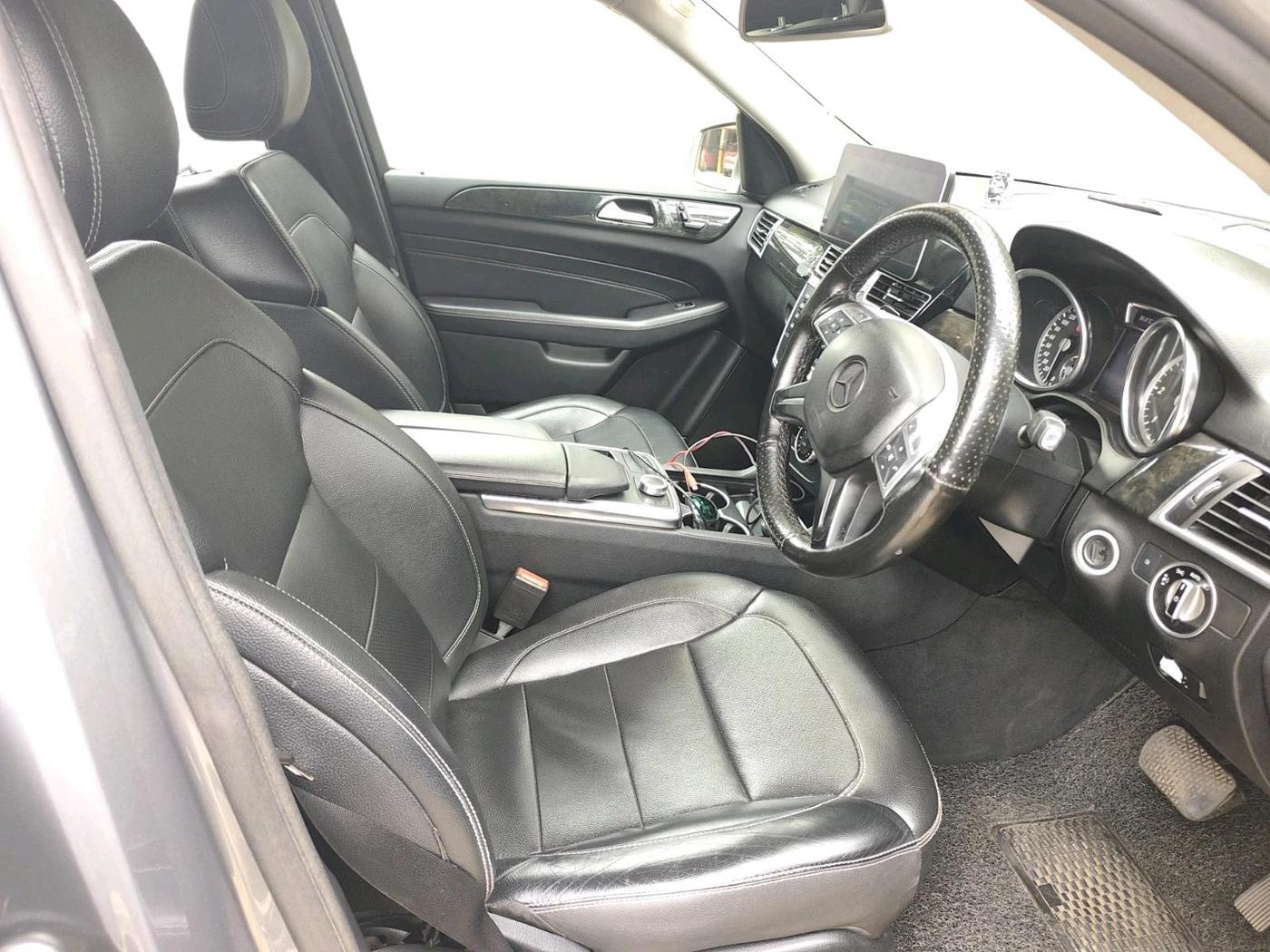 2013 Mercedes Benz Ml Class 250 CDI, Diesel, Automatic, 1,55,981 km, interior