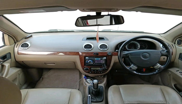 2011 Chevrolet Optra Magnum LT 2.0 TCDI, Diesel, Manual, 1,22,903 km, interior