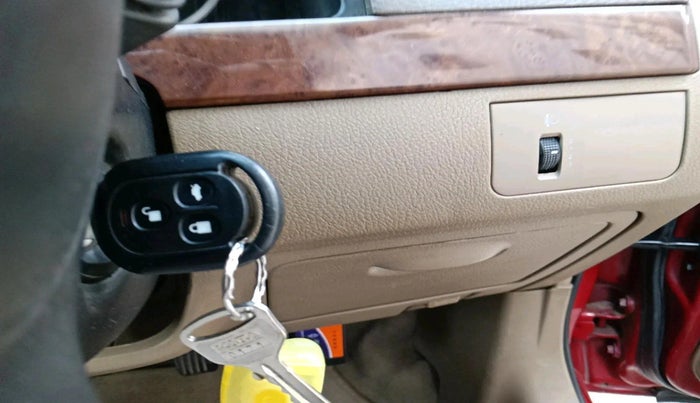 2011 Chevrolet Optra Magnum LT 2.0 TCDI, Diesel, Manual, 1,22,903 km, interior