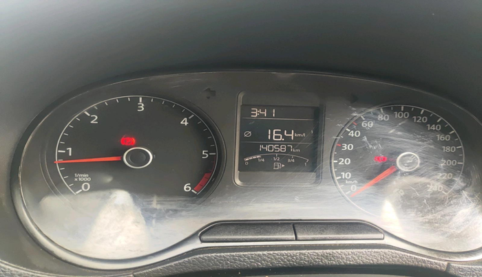 2014 Volkswagen Polo HIGHLINE1.5L, Diesel, Manual, 1,40,587 km, interior