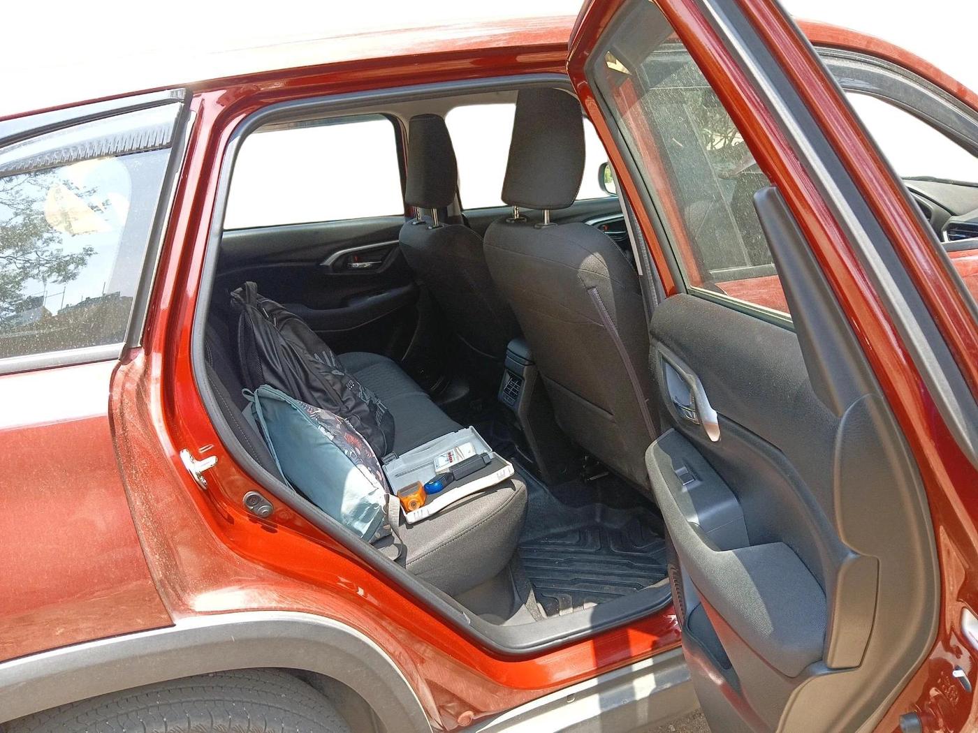 2024 Toyota URBAN CRUISER HYRYDER E NEO DRIVE, Petrol, Manual, 25,524 km, interior