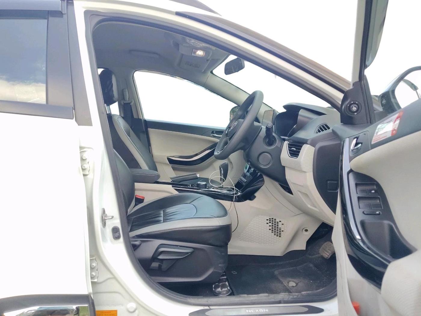 2023 Tata NEXON XZA PLUS PETROL, Petrol, Automatic, 20,275 km, interior