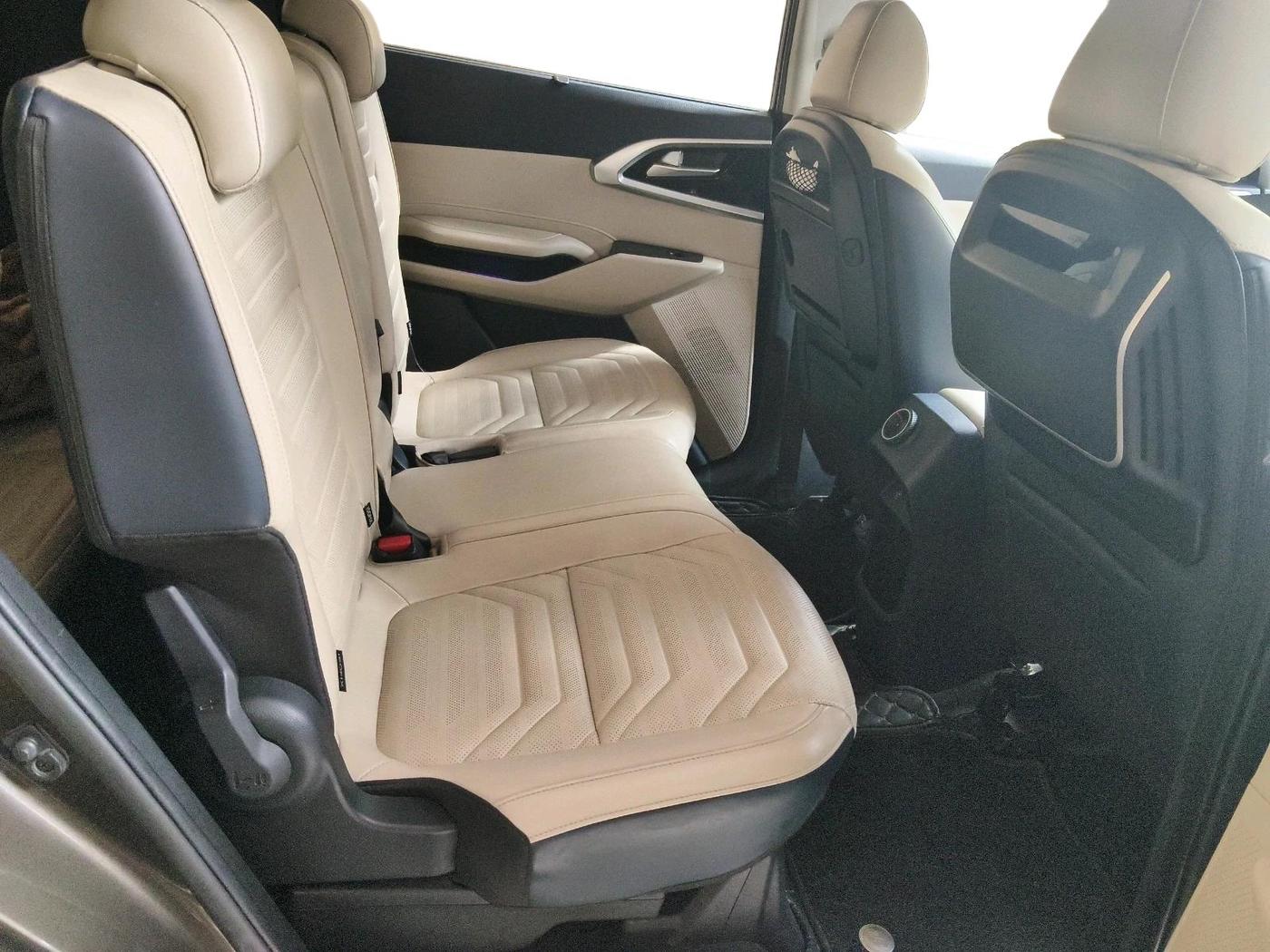 2022 KIA CARENS LUXURY 1.5 DIESEL 7 STR, Diesel, Manual, 25,008 km, interior