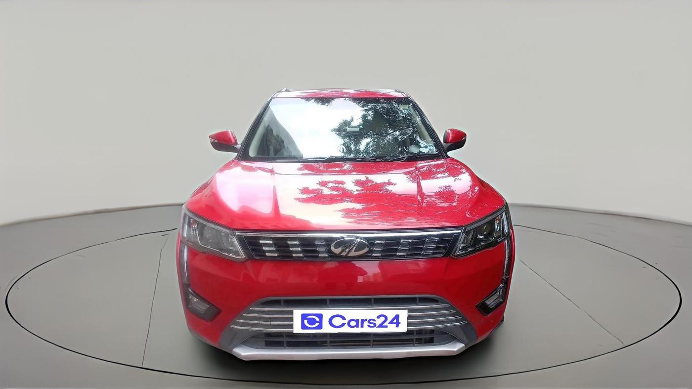 2022 Mahindra XUV300 W8 (O) 1.2 PETROL AMT, Petrol, Automatic, 26,983 km, exterior