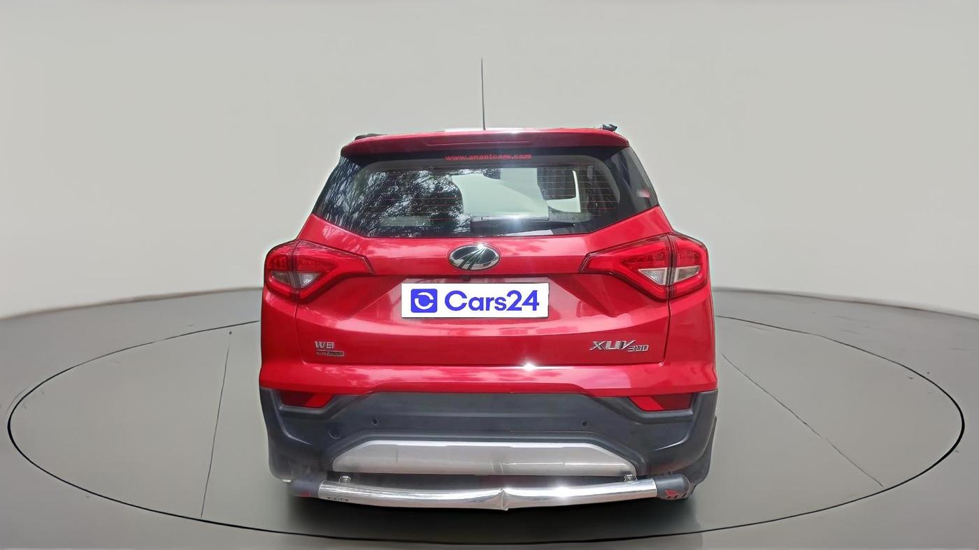 2022 Mahindra XUV300 W8 (O) 1.2 PETROL AMT, Petrol, Automatic, 26,983 km, exterior