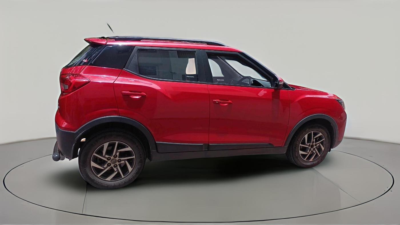 2022 Mahindra XUV300 W8 (O) 1.2 PETROL AMT, Petrol, Automatic, 26,983 km, exterior