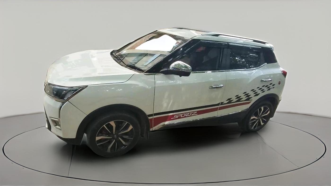 2020 Mahindra XUV300 W8 (O) 1.5 DIESEL AMT, Diesel, Automatic, 66,559 km, exterior