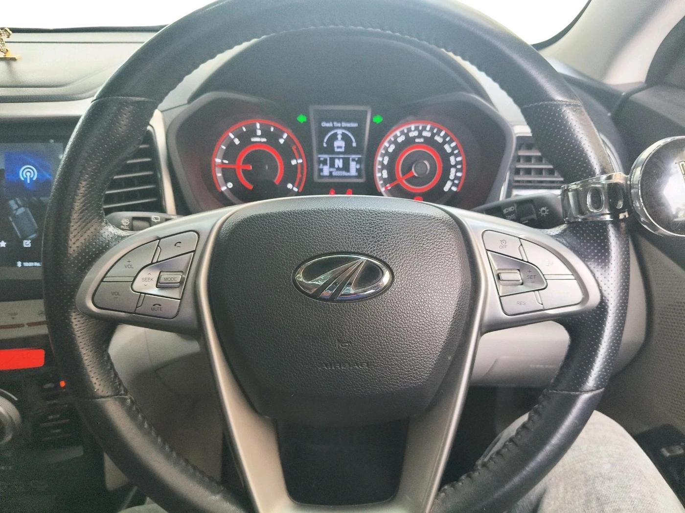 2020 Mahindra XUV300 W8 (O) 1.5 DIESEL AMT, Diesel, Automatic, 66,559 km, interior